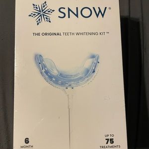 BRAND NEW, UNOPENED Snow teeth whitening kit